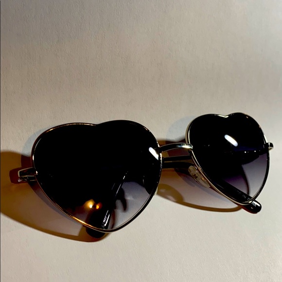 Accessories - Heart shaped sunglasses